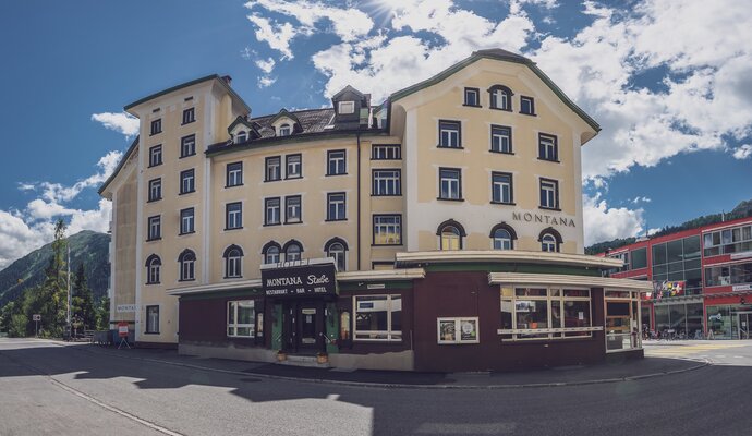 Aussenansicht vom Hotel Montana | © Davos Klosters Mountains